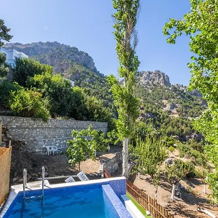 Mertonas Landhaus Kyra Panagia