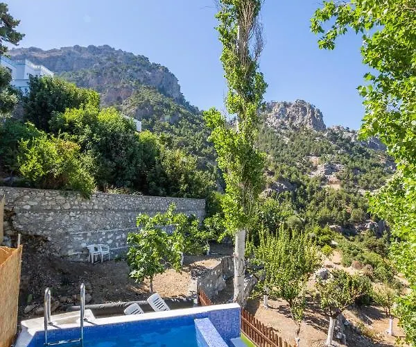 Mertonas Lantställe Kyra Panagia